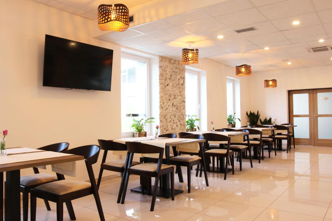Typton Hotel&Spa Medzilaborce Bagian luar foto