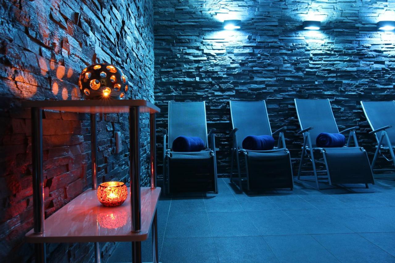 Typton Hotel&Spa Medzilaborce Bagian luar foto