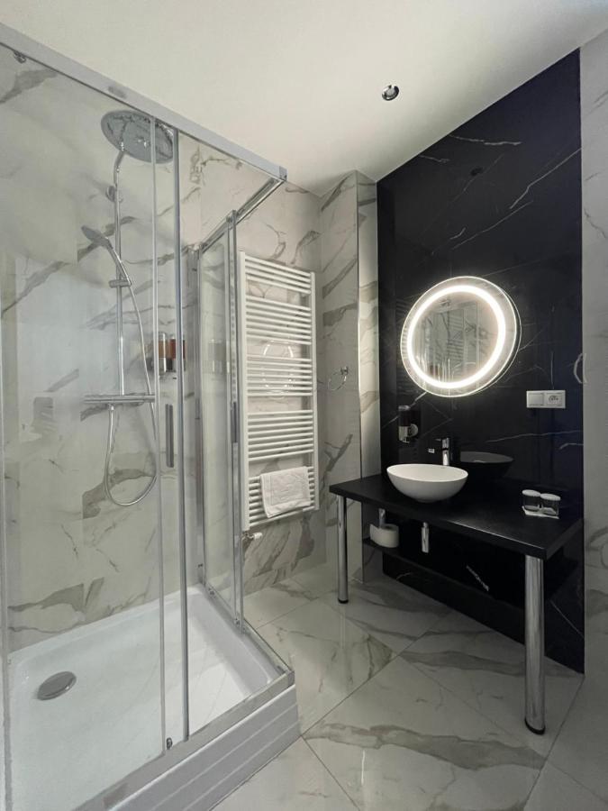 Typton Hotel&Spa Medzilaborce Bagian luar foto