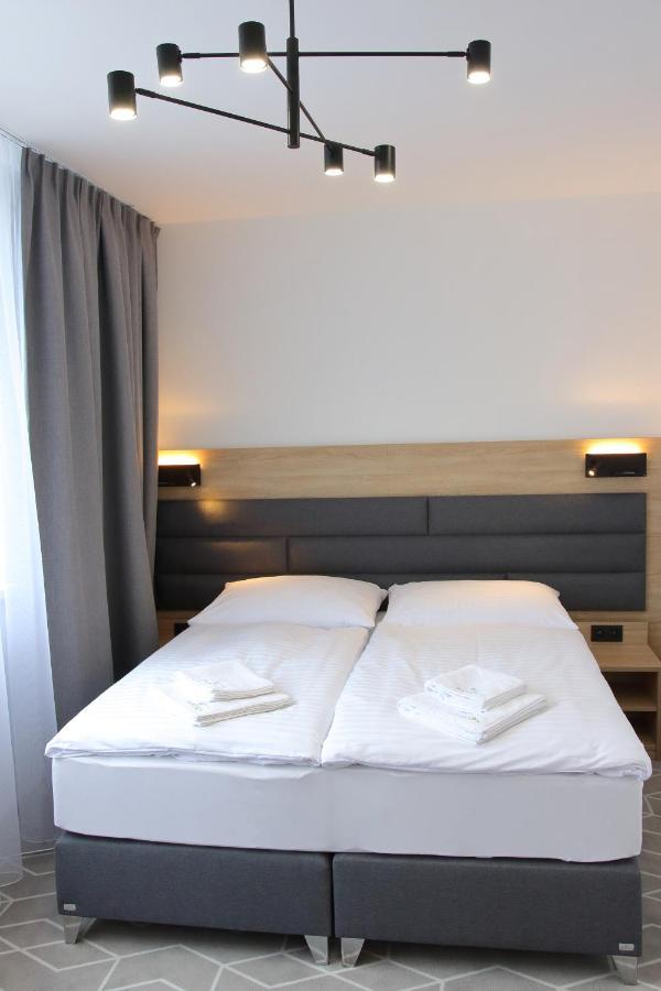Typton Hotel&Spa Medzilaborce Bagian luar foto