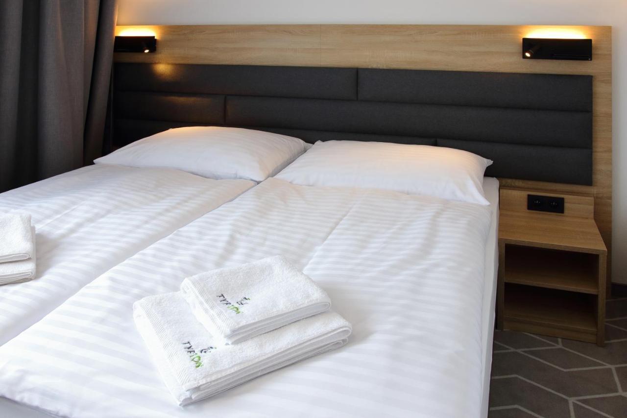 Typton Hotel&Spa Medzilaborce Bagian luar foto