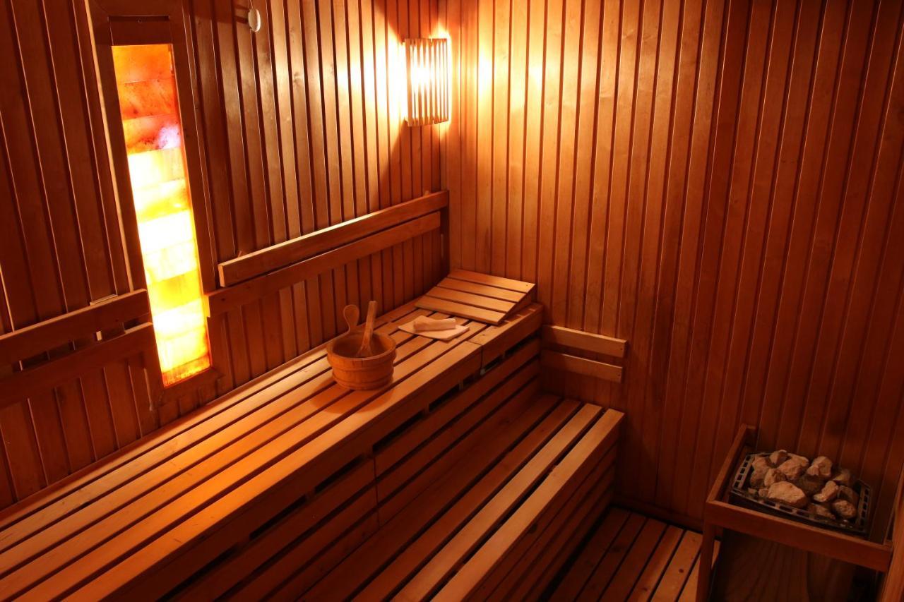 Typton Hotel&Spa Medzilaborce Bagian luar foto