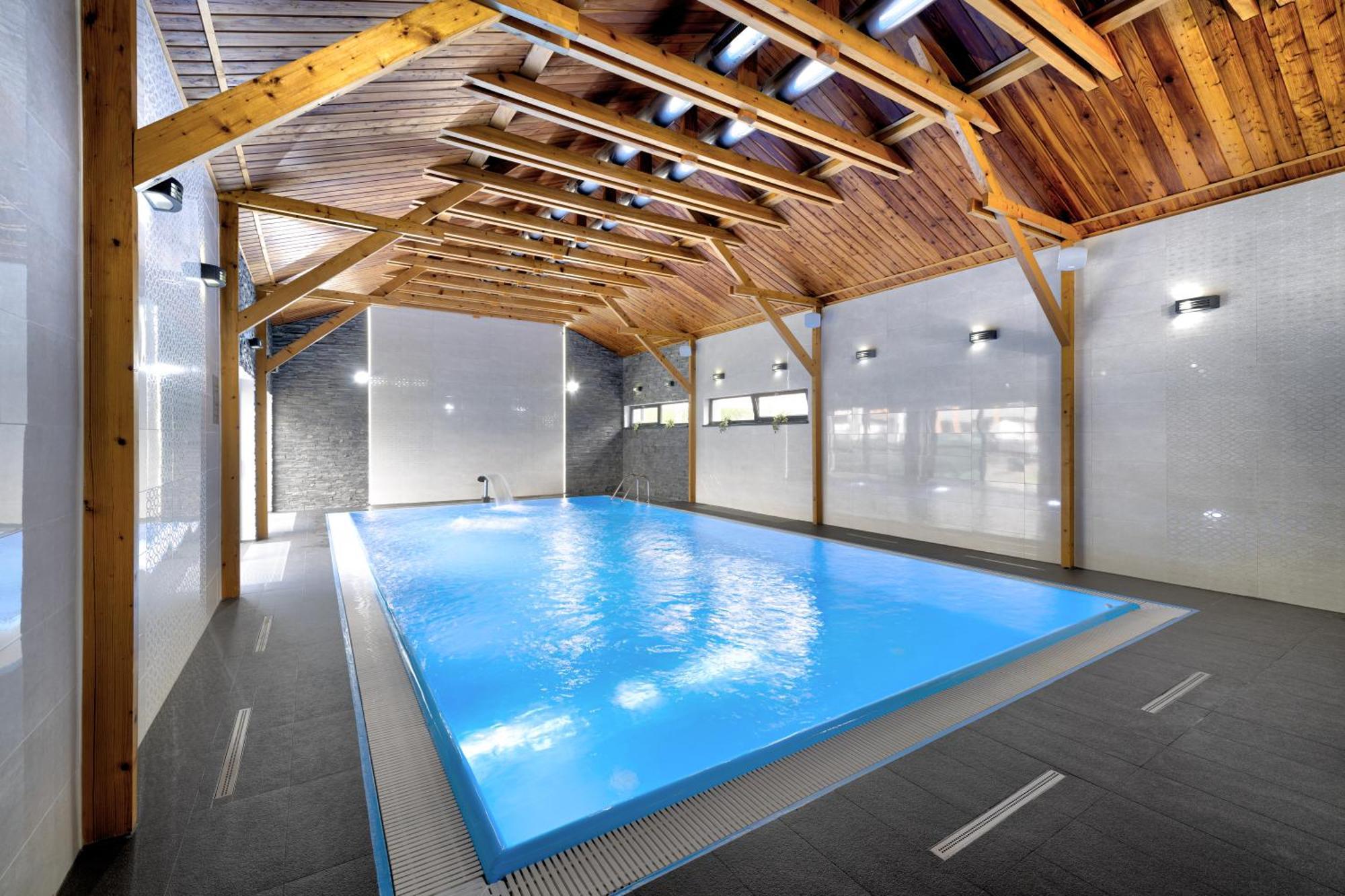 Typton Hotel&Spa Medzilaborce Bagian luar foto