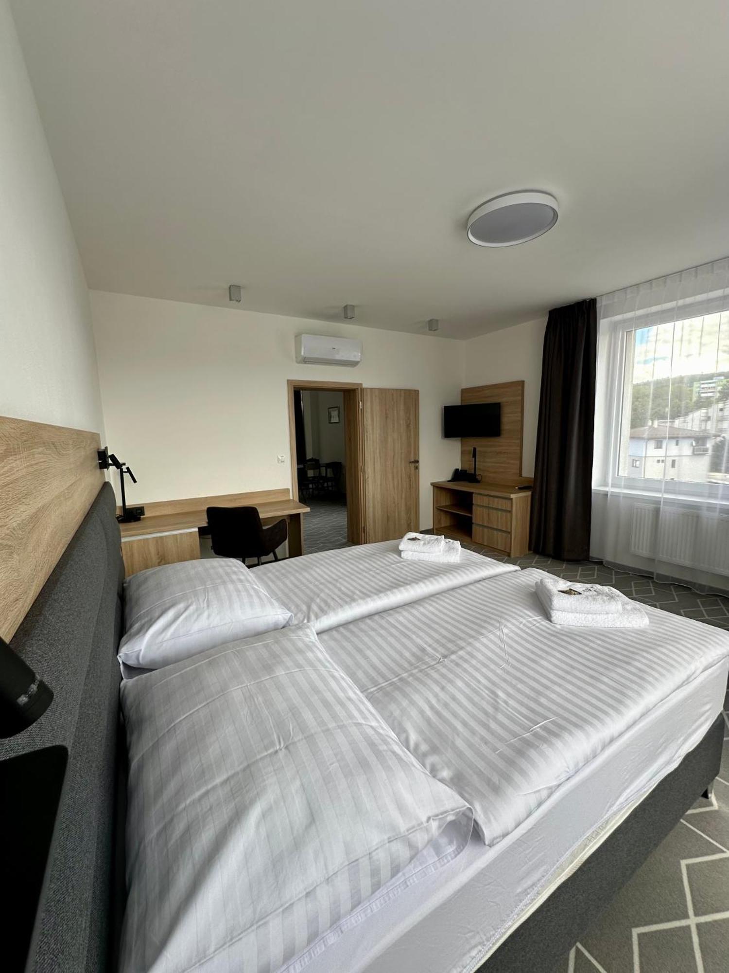 Typton Hotel&Spa Medzilaborce Bagian luar foto