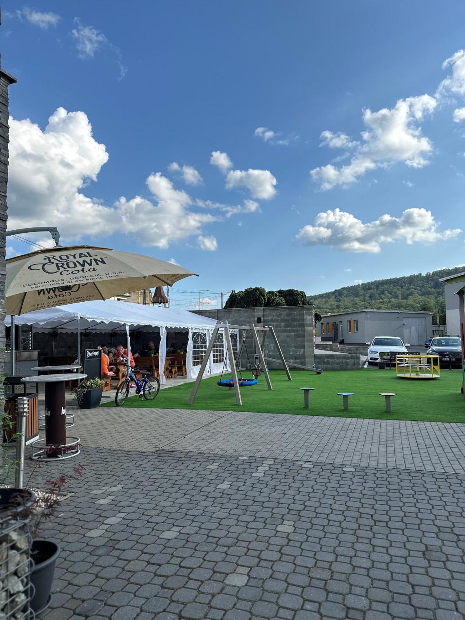 Typton Hotel&Spa Medzilaborce Bagian luar foto